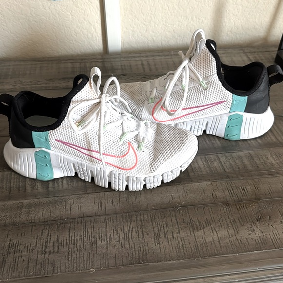 Nike Shoes - NIKE FREERUN  X  METCON